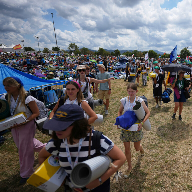 With a Joyous Festival, the Vatican Aims to Draw In the Digital Generation